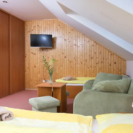 Larion Kralova Lehota